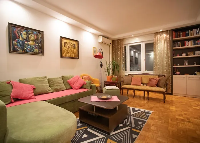 Echo Arena Apartman *